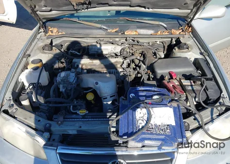 2000 Toyota Camry Le from USA, damaged, VIN 4T1BG22K0YU628123